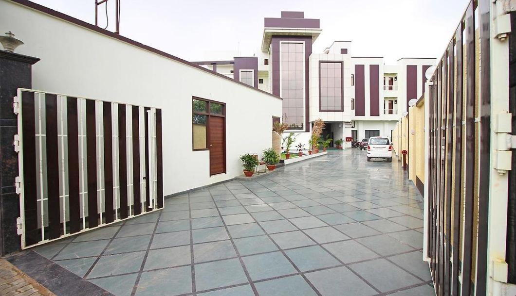 Hotel Opal Courtyard آغْرا المظهر الخارجي الصورة